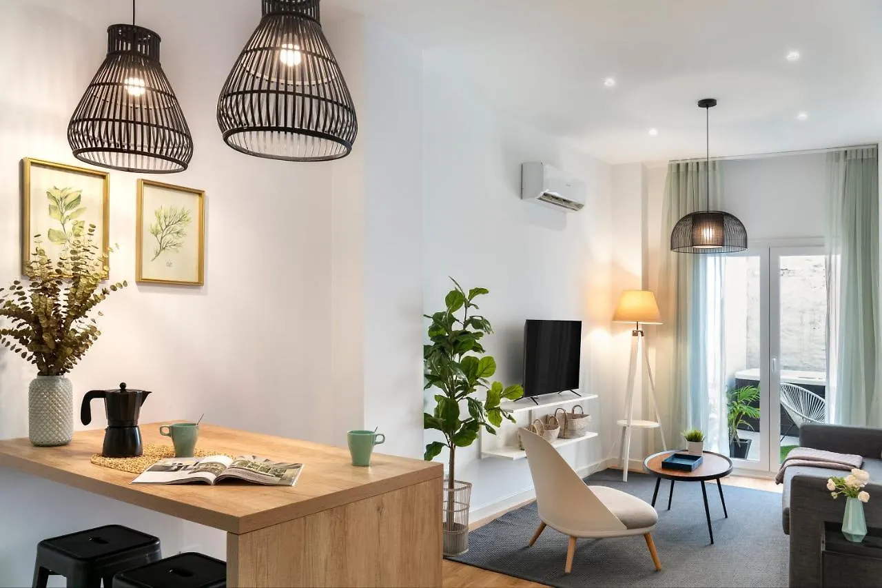 Lola 14 Suite Apartment Seville