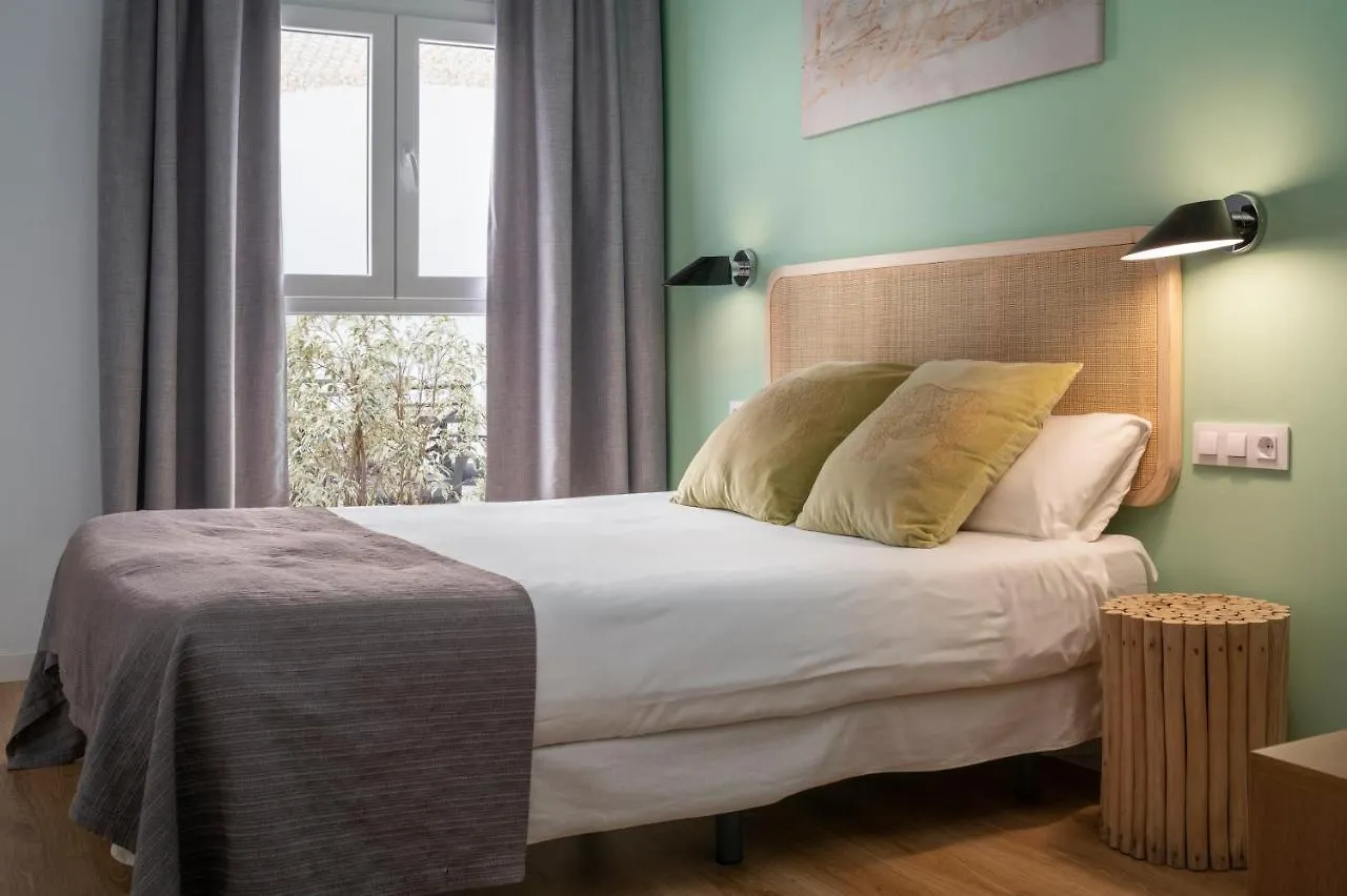 Lola 14 Suite Apartment Seville