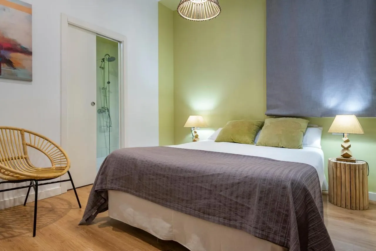 Lola 14 Suite Apartment Seville