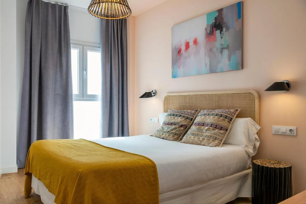 Lola 14 Suite Apartment Siviglia 0*,