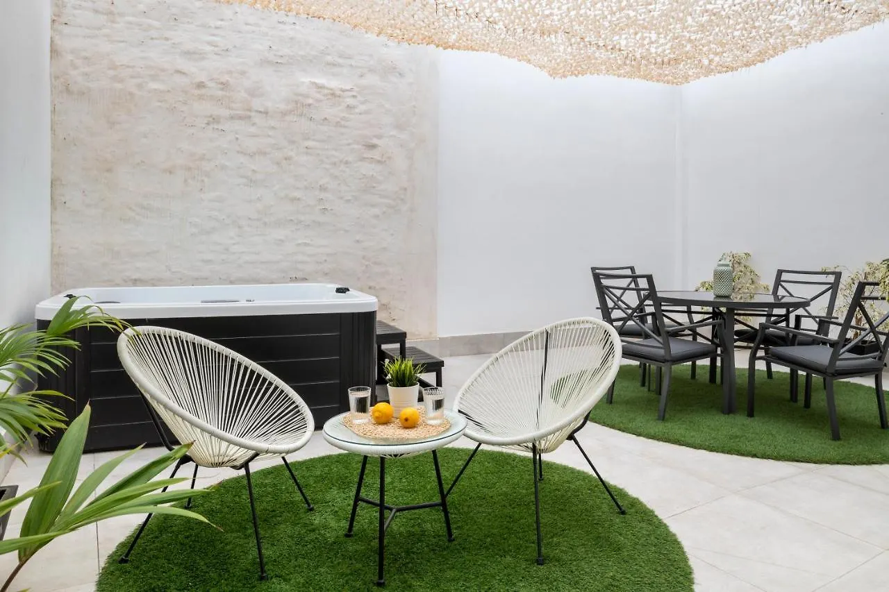 Lola 14 Suite Apartment Sevilla Spanien