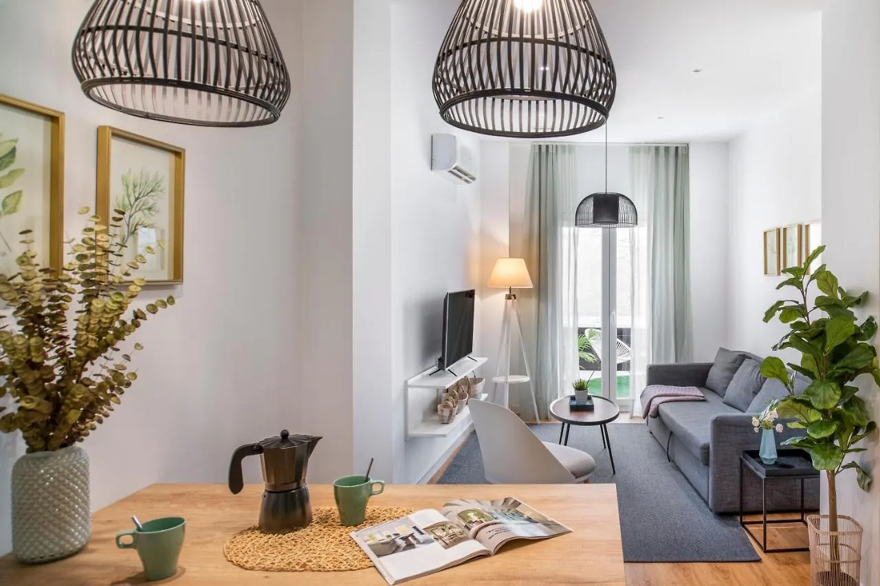 Lola 14 Suite Apartment Seville Spain