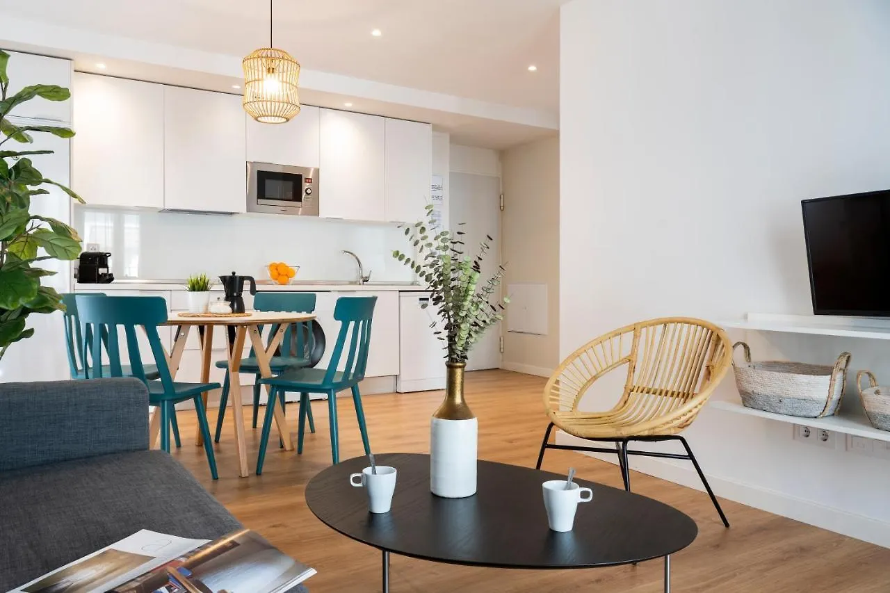 Lola 14 Suite Apartment Seville