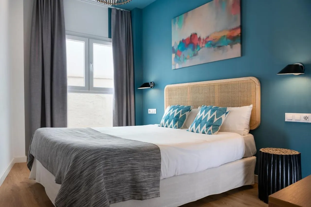 Lola 14 Suite Apartment Seville Spain