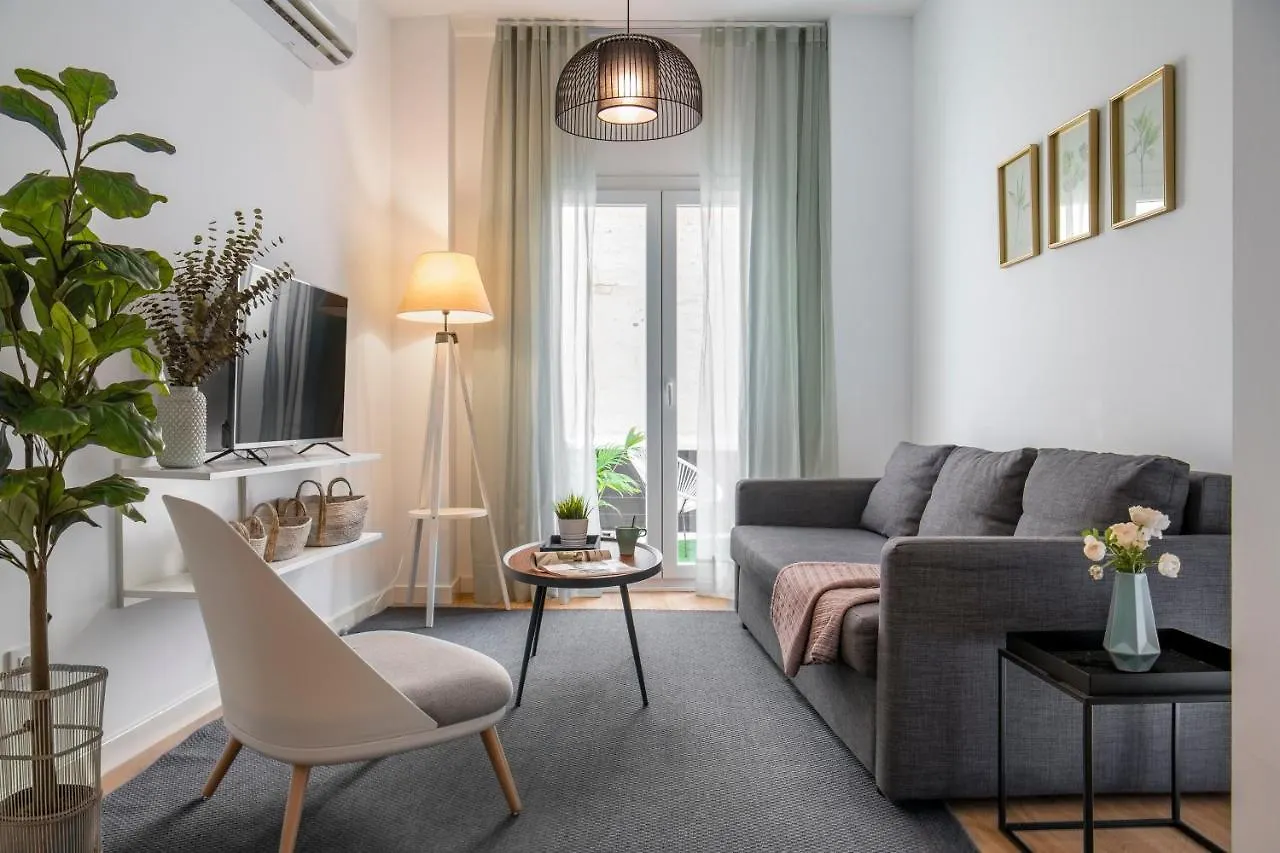 Lola 14 Suite Apartment Seville